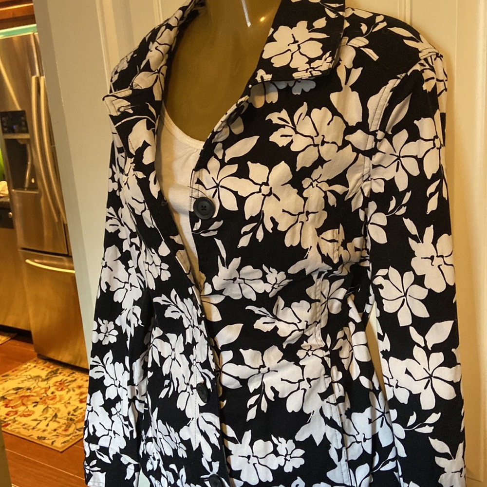 Medium jacket NWOT - Picture 2 of 6